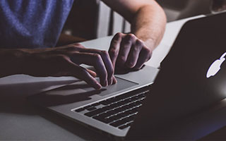 中国娱乐圈怎么加入？新人入行全攻略：正规渠道+生存指南