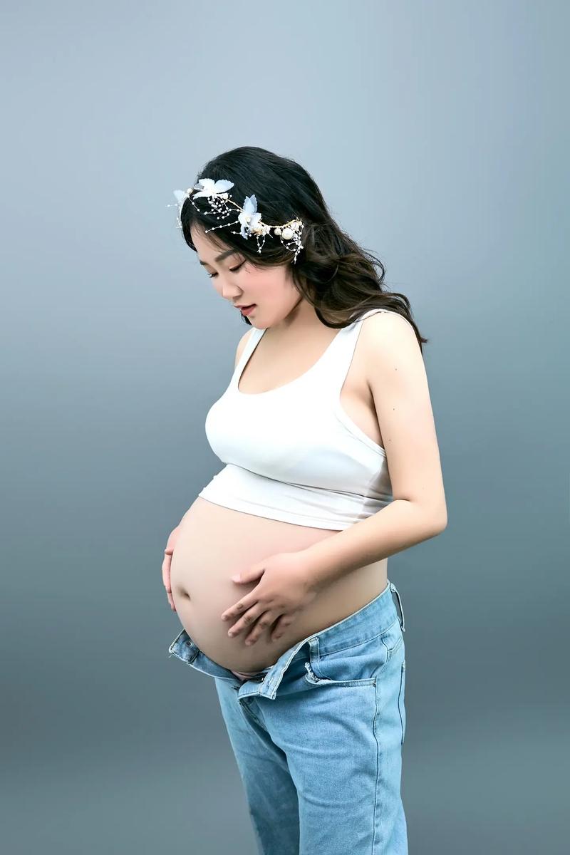 明星孕照片_中国女明星怀孕图片_怀孕明星照片大肚子