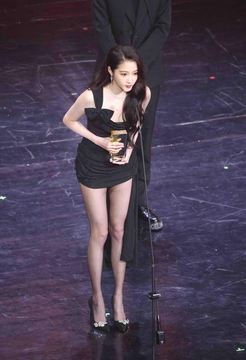 明星女高男矮的有哪些_明星女高清头像_高女明星