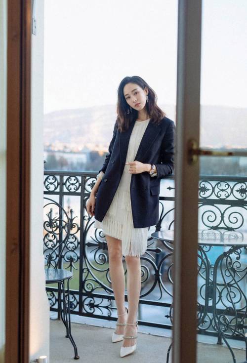 娱乐圈的长腿女星_娱乐圈长腿女神是谁_娱乐圈腿长的女明星