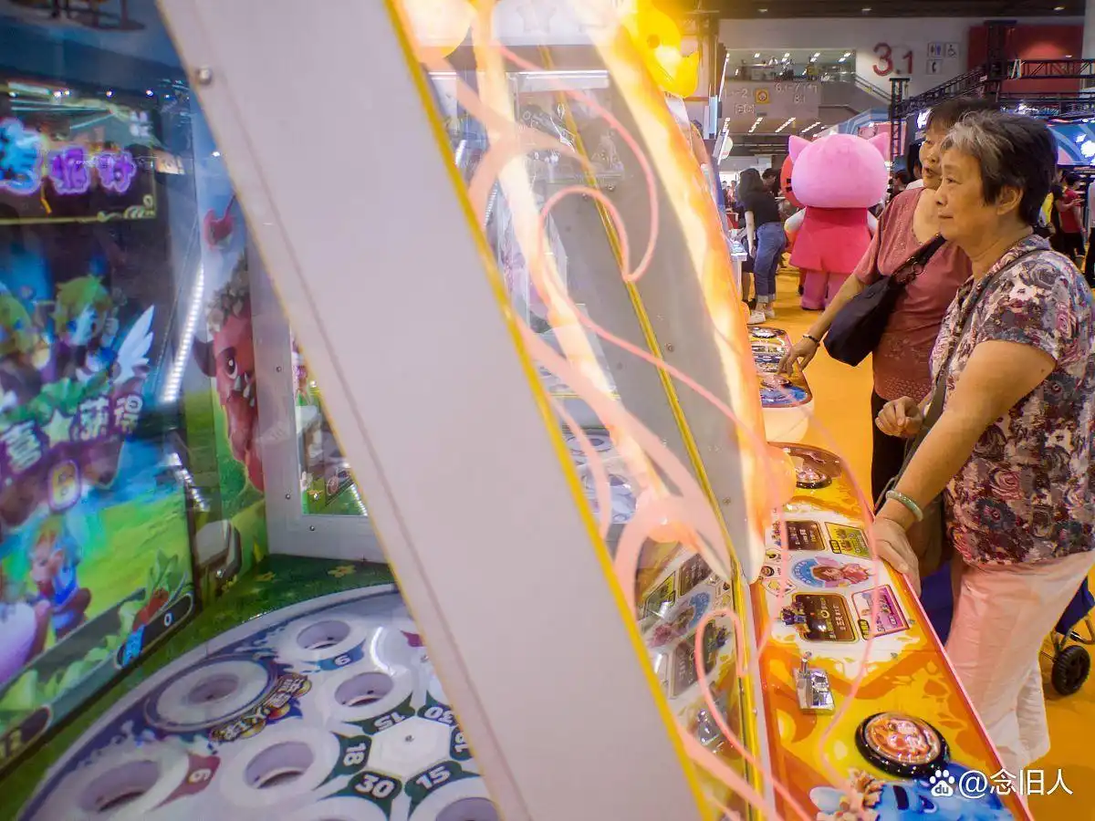 娇小女星演技颜值_矮个子女星身高揭秘_娱乐圈哪些女名星很矮