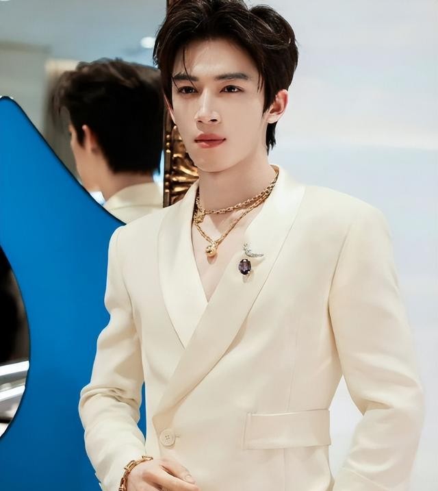 明星的同学爆黑料怎么办,_王星越资源背景分析_刘大锤王星越恋爱爆料