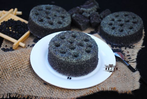 煤球蛋糕制作方法_网红黑暗料理蛋糕,_黑米煤球蛋糕食谱