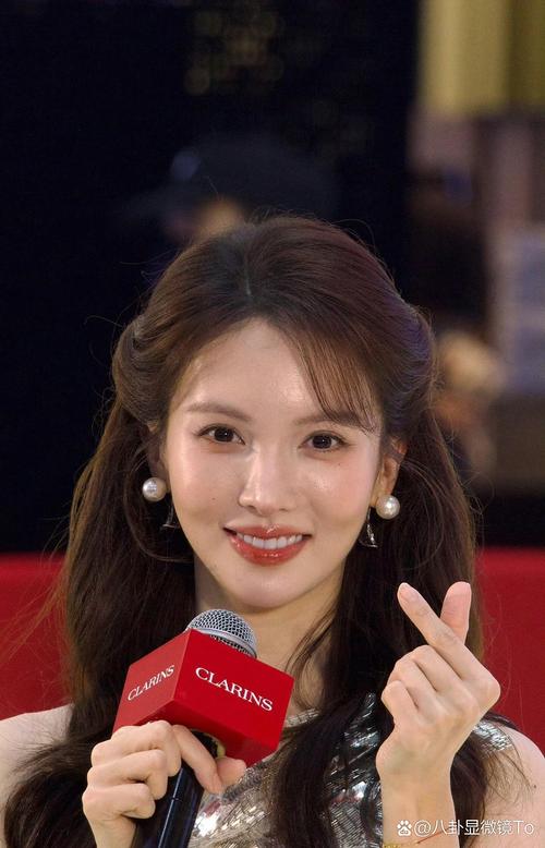 娱乐圈新闻头条_娱乐圈头条说的什么_娱乐圈头条人物介绍